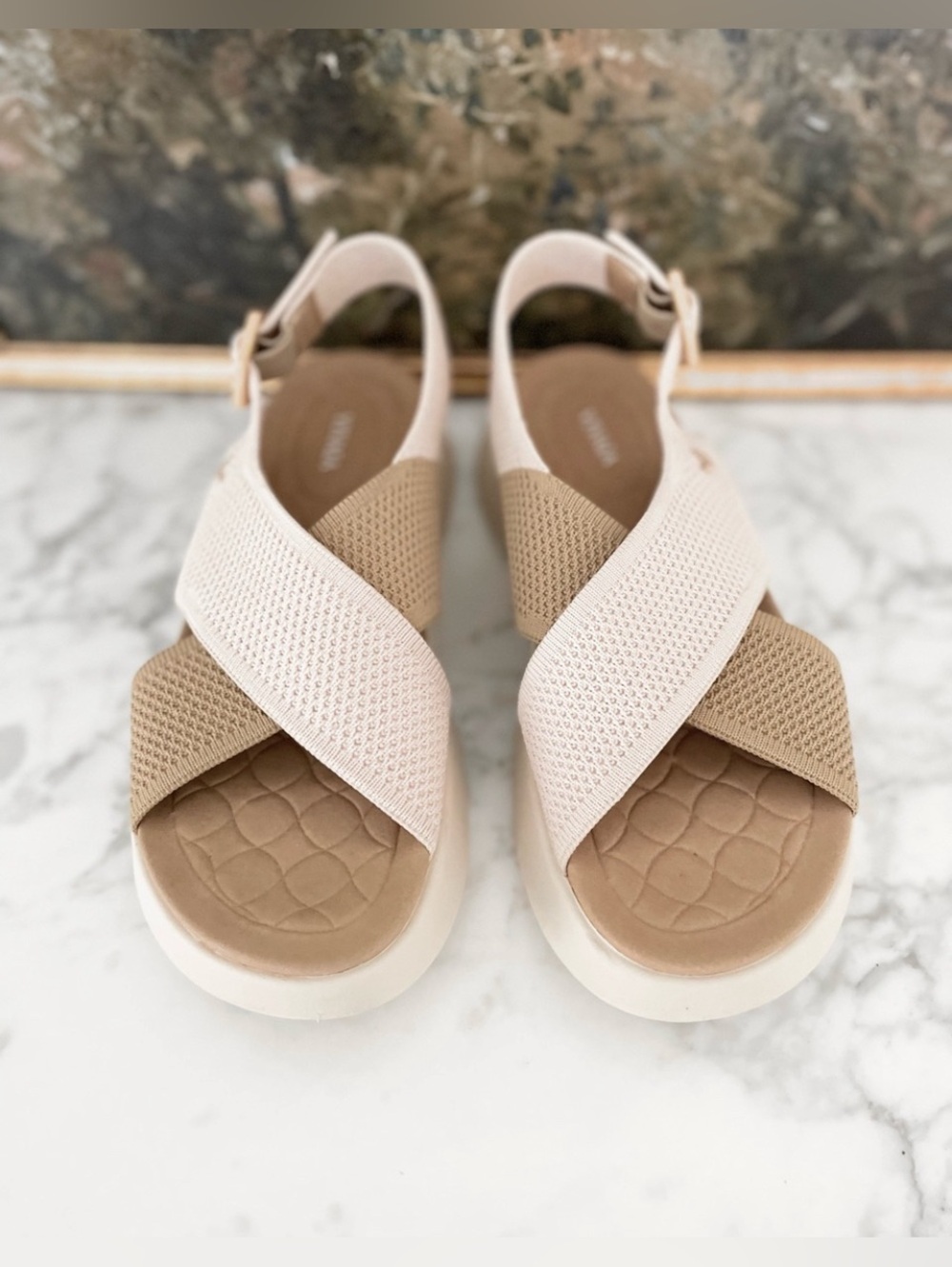 Vivaia Kara Adaptall Sandals Size 8.5 (39.5) Cream Nude Beige Walking Comfort - Picture 3 of 11